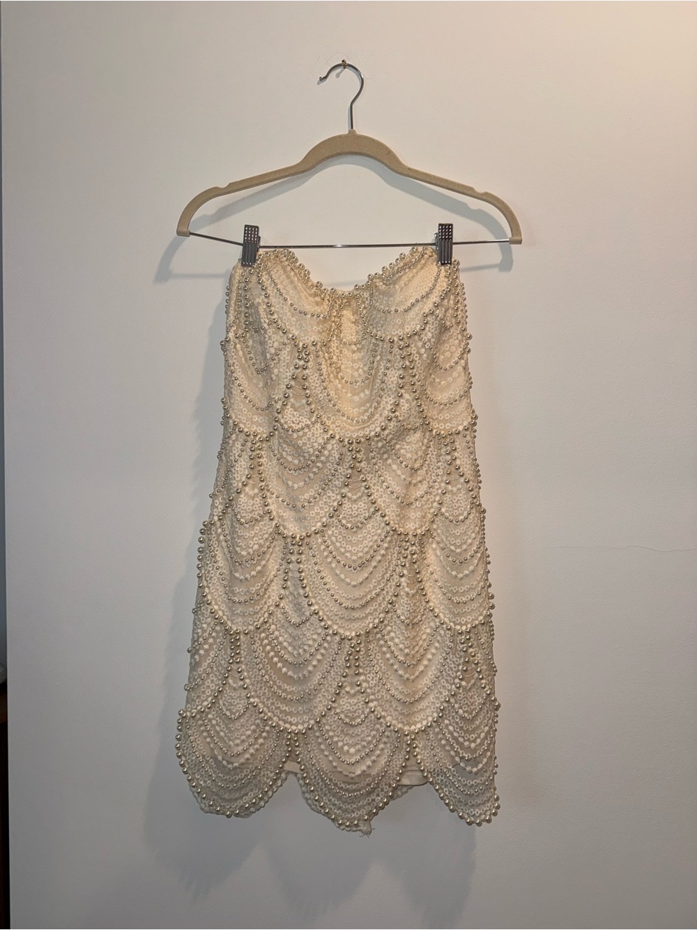 Strapless Ivory Pearl Beaded Ivory Scallop Mini Dress Sweetheart neckline